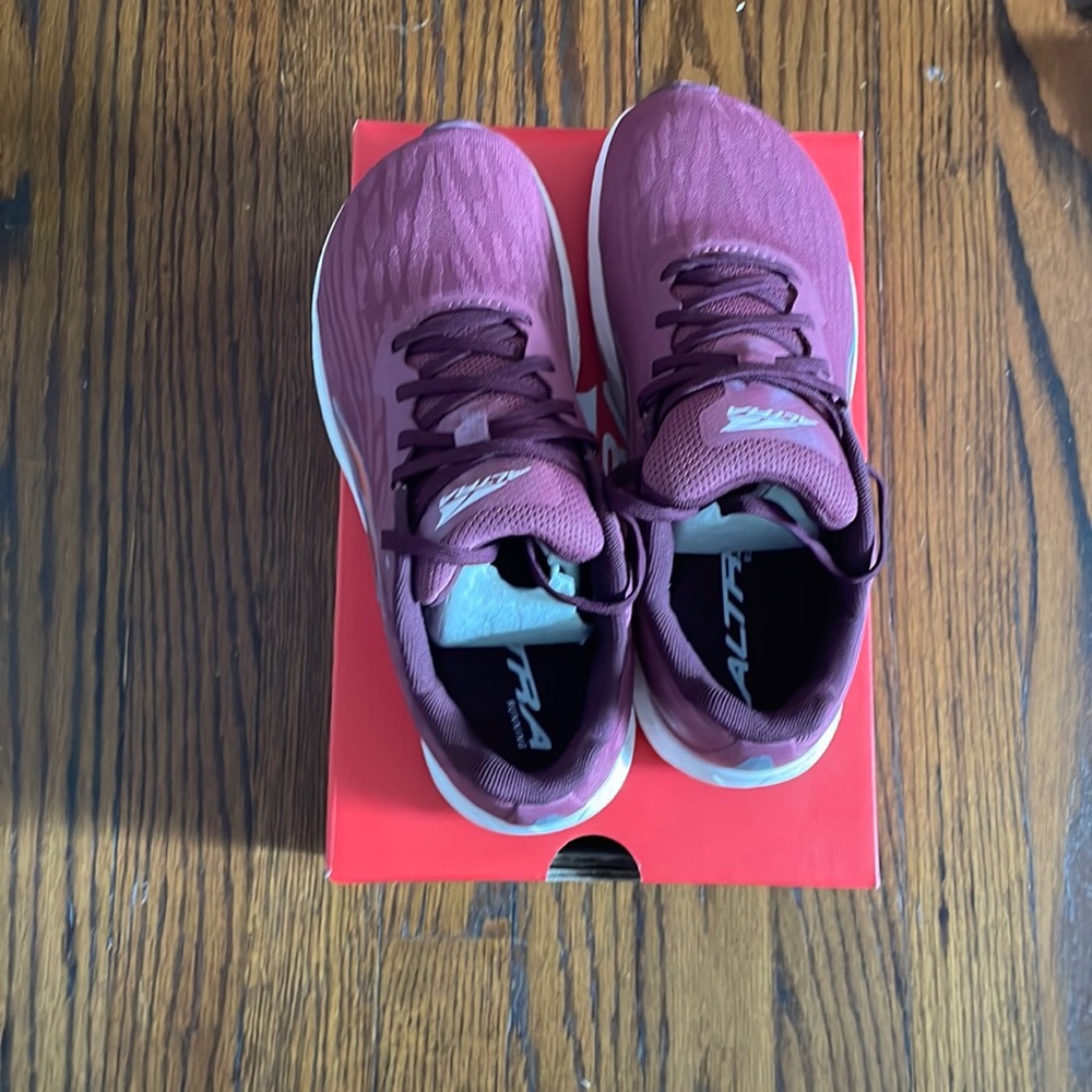 Altra Rivera Running Shoe Rose/Coral Brand New!!